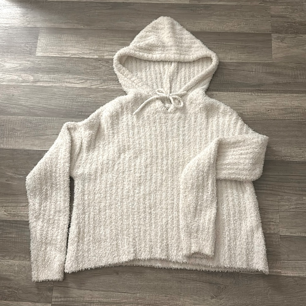 SO Sweater with hood